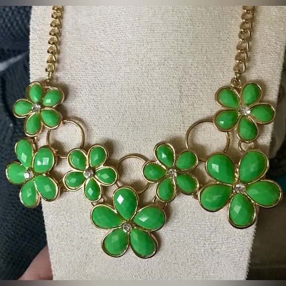 Green Flower Statement Necklace With Rhinestones - Picture 6 of 6